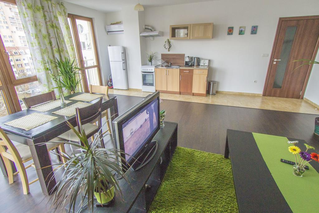 Flora Apartment Centrum Sofia Eksteriør bilde